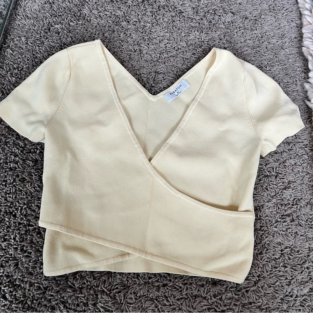 Babaton V-Neck Crop Top